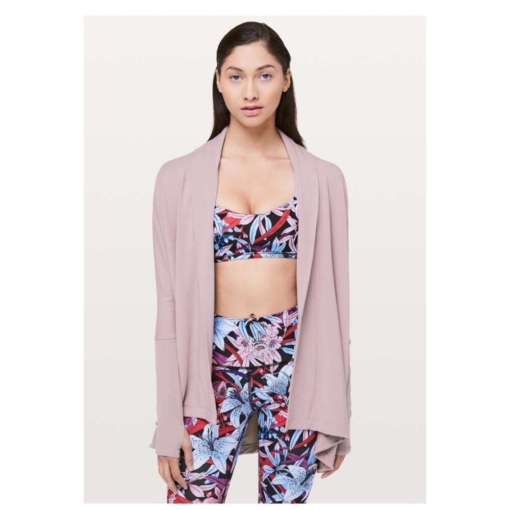 Lululemon Back in Action Wrap in Smoky Blush Womens Size S/M